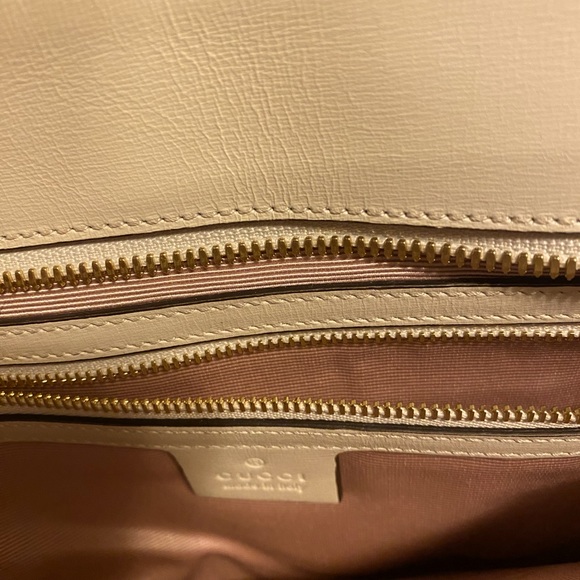 White/ cream color with Gucci Golf Logo - Picture 5 of 6